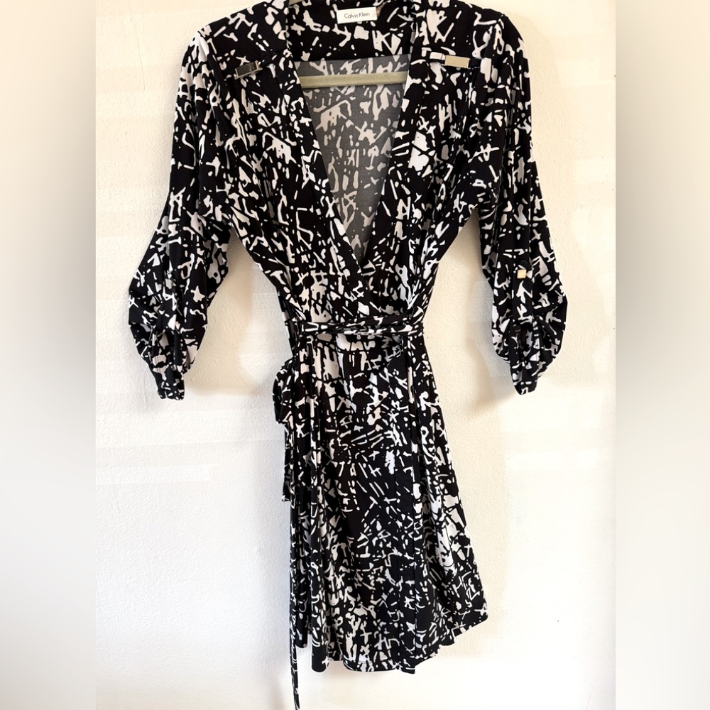 Calvin Klein black and white wrap midi dress size 12 in EUC